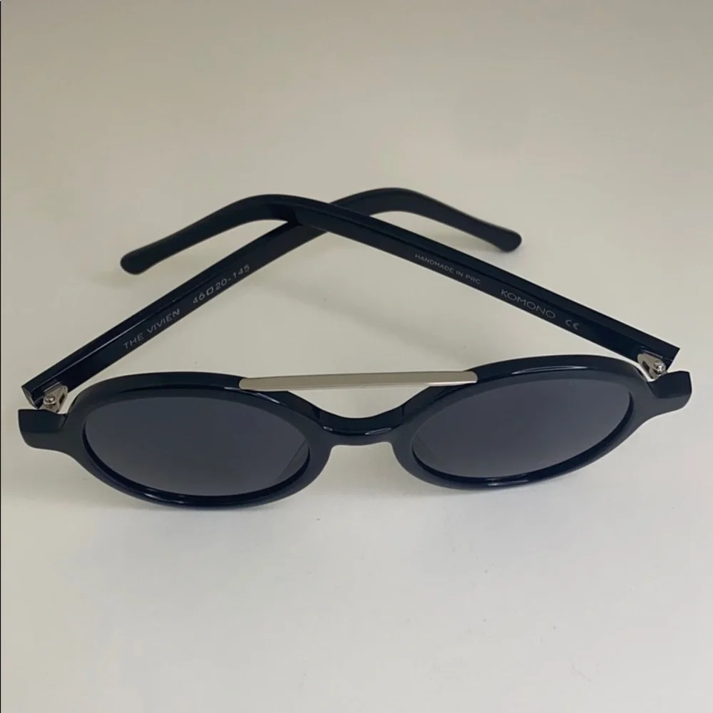 Komono New Vivien Glossy Black Sunglasses Round NWT